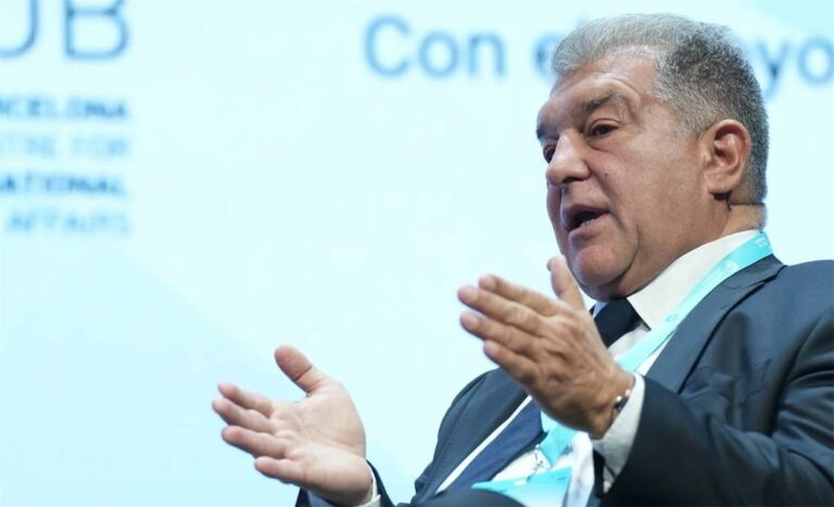 لابورتا يعلن تصرف برشلونة النهائي بشأن طرد فليك.. ويتجاهل كورتوا