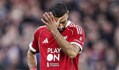 ليفربول يحسم الجدل بشأن رحيل محمد صلاح في يناير