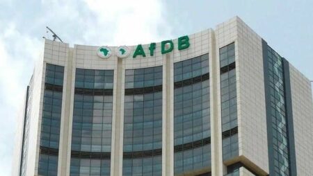 البنك الإفريقي للتنمية وأنجولا يطلقان مشروعًا بـ125 مليون دولار لدعم ريادة الأعمال وتوظيف الشباب