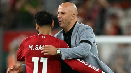 بعد ترشيح محمد صلاح.. سلوت يكشف الأحق بجائزة أفضل لاعب في إفريقيا 2025 بعد ترشيح محمد صلاح.. سلوت يكشف الأحق بجائزة أفضل لاعب في إفريقيا 2025