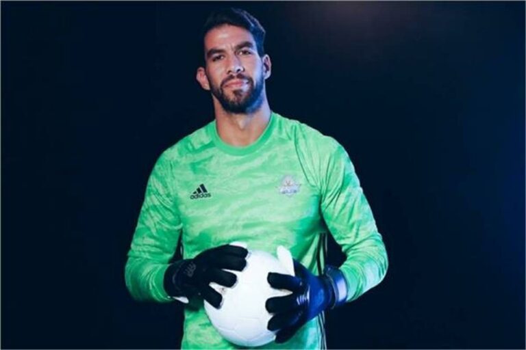 شريف إكرامي: التتويج بالألقاب مع بيراميدز له طعم مختلف.. وهذه حقيقة اعتزالي بنهاية الموسم شريف إكرامي: التتويج بالألقاب مع بيراميدز له طعم مختلف.. وهذه حقيقة اعتزالي بنهاية الموسم