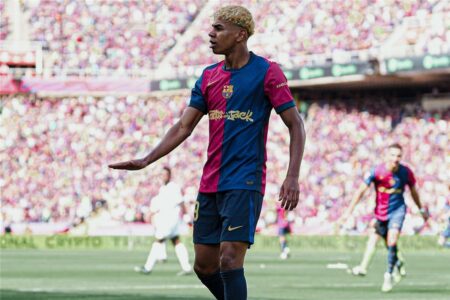 بيكيه: لا تدمروا نجم برشلونة.. وشاهدت لاعبين يدخنون السجائر قبل المباريات