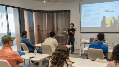شراكة جديدة بين Changelabs وراية FutureTECH لإطلاق أول مُسرّع أعمال مؤسسي في مصر شراكة جديدة بين Changelabs وراية FutureTECH لإطلاق أول مُسرّع أعمال مؤسسي في مصر