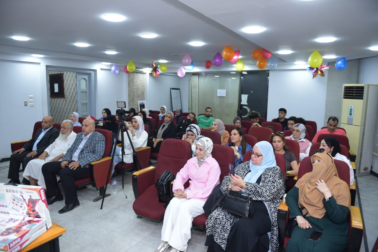 غادة عبد الرحيم تدعو وزارة التعليم لتبني حقيبة "سوبر مامي" لدعم أطفال فرط الحركة وتشتت الانتباه| صور