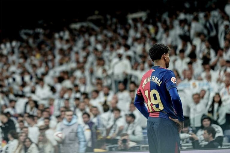 قبل الكلاسيكو.. لاعب برشلونة السابق يحذر من انهيار لامين يامال