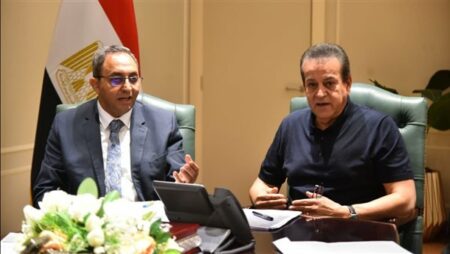 وزير الصحة يبحث مع محافظ قنا تسريع تطوير المنظومة الصحية واستكمال المشروعات الجارية