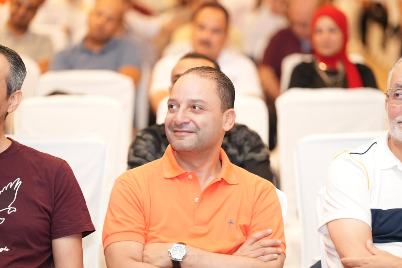 توفير بيئة عمل إيجابية حجر الأساس في تطوير الأداء المؤسسي