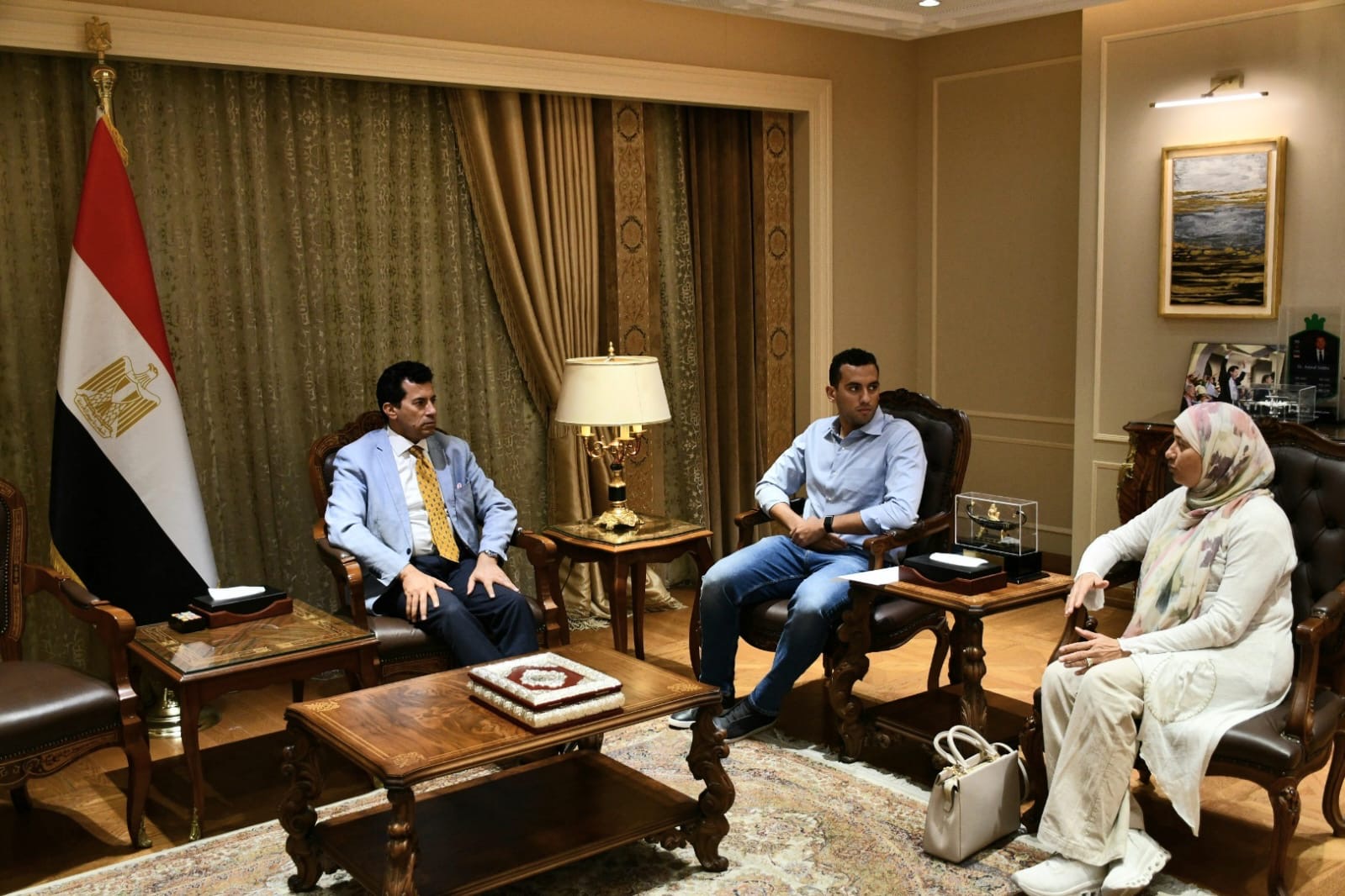 لمتابعة الاستعدادات للأولمبياد.. وزير الرياضة يلتقي أحمد الجندي