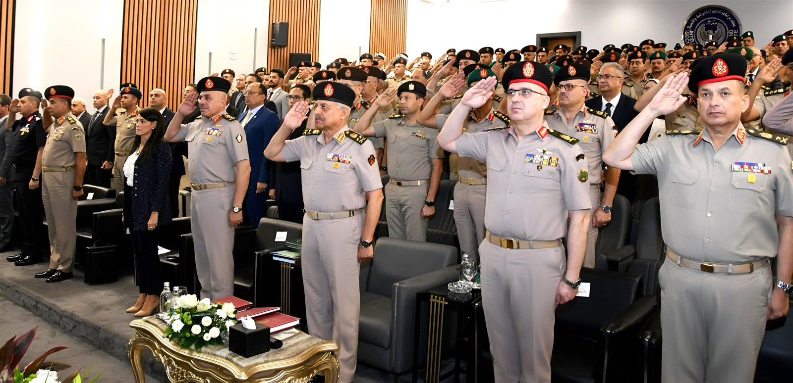 وزير الدفاع يشهد مناقشة البحث الرئيسي لمركز الدراسات الاستراتيجية للقوات المسلحة