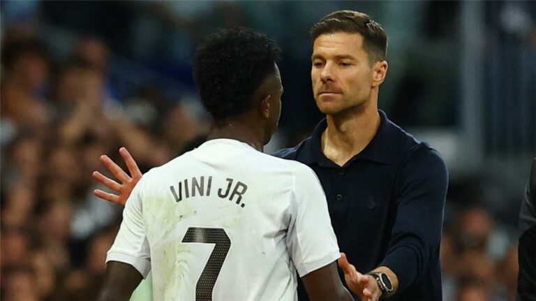 سداسي الدوري الإنجليزي في حالة تأهب بعد أزمة فينيسيوس وتشابي ألونسو