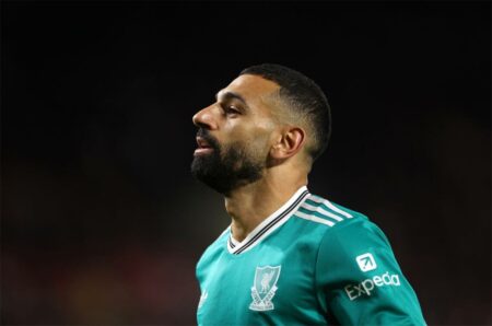 إكسبريس: بعد مؤشرات مُقلقة.. سلوت يحتاج لاتخاذ قرار جرئ بشأن محمد صلاح إكسبريس: بعد مؤشرات مُقلقة.. سلوت يحتاج لاتخاذ قرار جرئ بشأن محمد صلاح