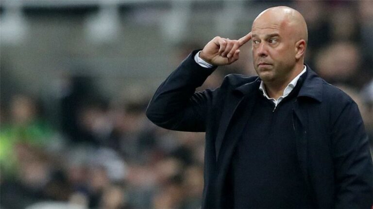 وارنوك: الراحل جوتا وراء ما يحدث لـ ليفربول.. وأشعر بالذهول من الحديث المنتشر حول سلوت