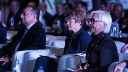 نجاح التحول نحو اقتصاد الهيدروجين الأخضر يتطلب تكاملًا للرؤى نجاح التحول نحو اقتصاد الهيدروجين الأخضر يتطلب تكاملًا للرؤى