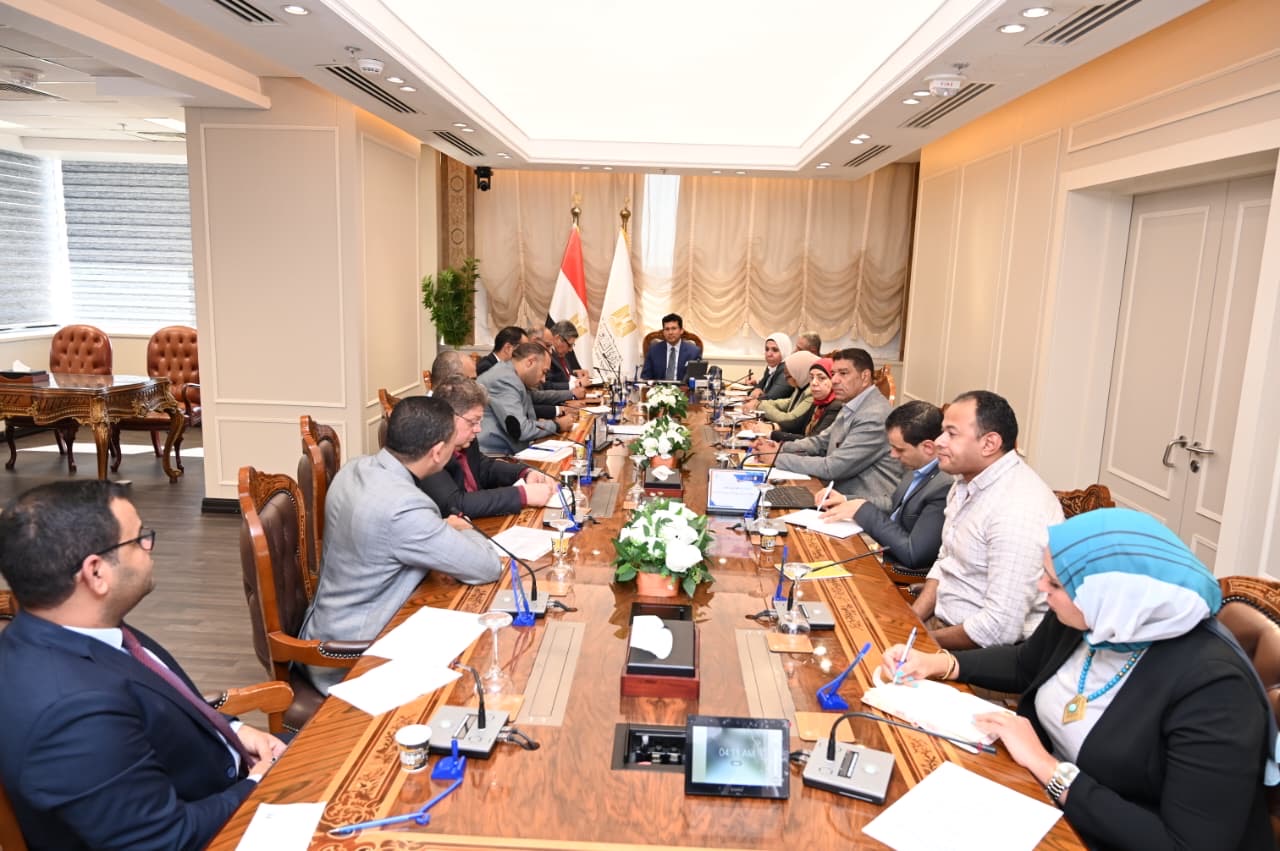 لتعزيز المشاركة في انتخابات النواب| وزير الشباب يجتمع مع شركاء الحملة القومية «شارك.. الكلمة كلمتك»