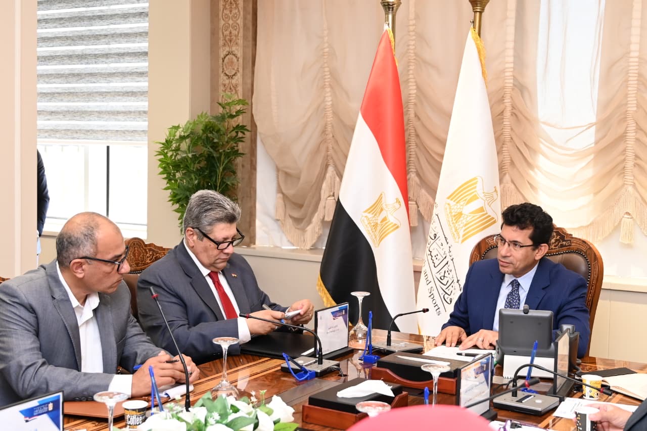 لتعزيز المشاركة في انتخابات النواب| وزير الشباب يجتمع مع شركاء الحملة القومية «شارك.. الكلمة كلمتك»