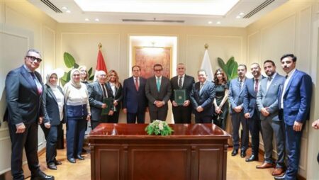 وزير الصحة يشهد توقيع مذكرة تفاهم لتعزيز التعاون في مجال التركيبات الدوائية والتغذية العلاجية