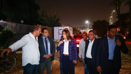 وزيرة التنمية المحلية تتفقد المنطقة المحيطة بالمتحف المصرى الكبير لمتابعة جهود النظافة والتجميل
