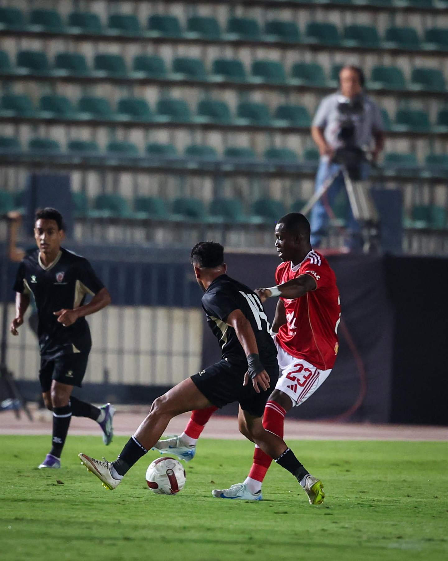 حامد حمدان رجل مباراة الأهلي وبتروجت.. صور