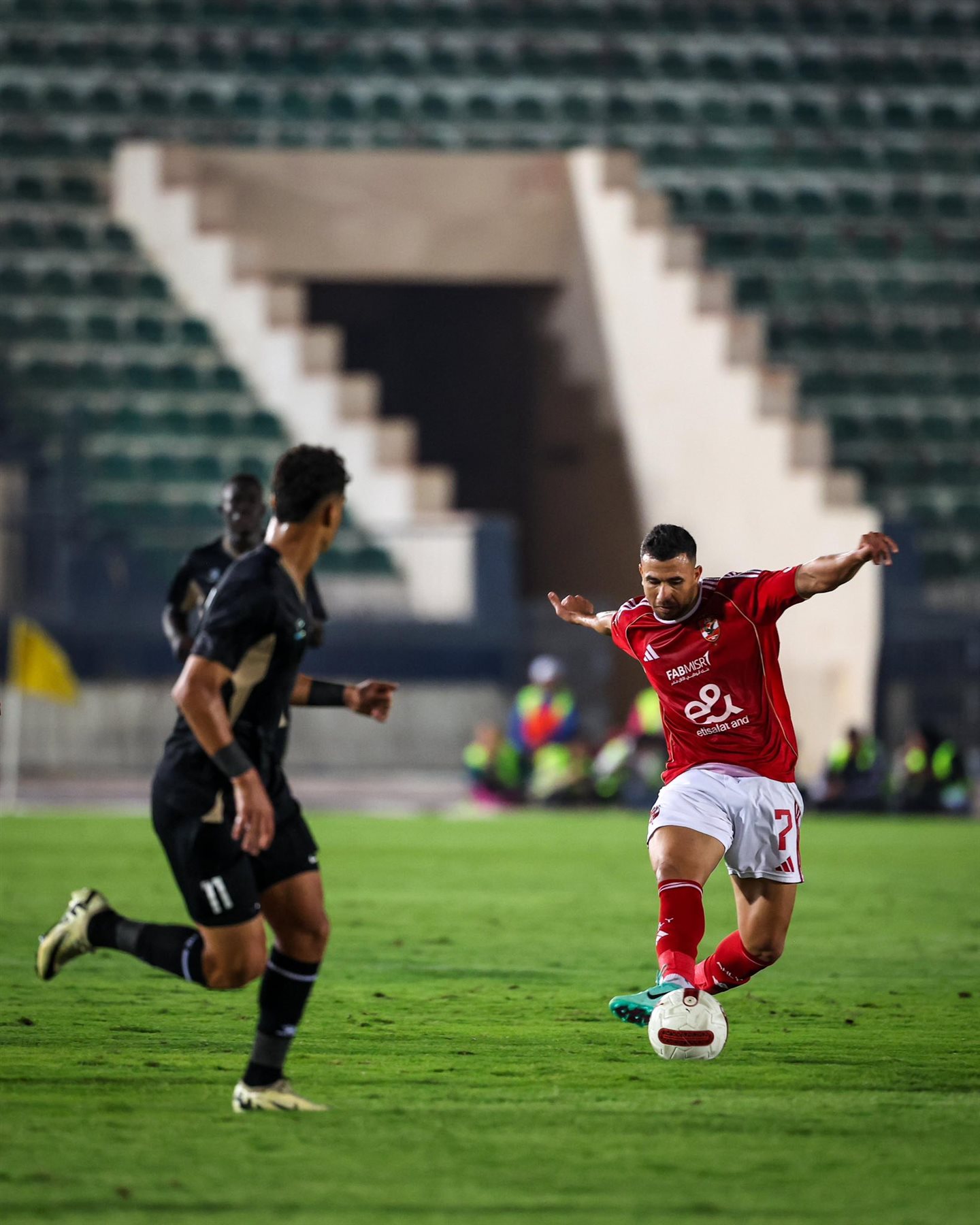 حامد حمدان رجل مباراة الأهلي وبتروجت.. صور