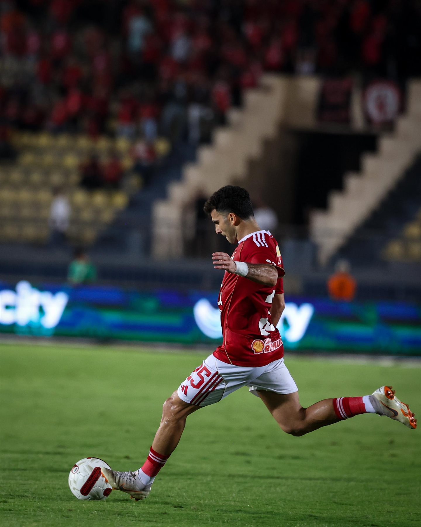 حامد حمدان رجل مباراة الأهلي وبتروجت.. صور