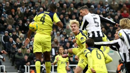 نيوكاسل يونايتد يطيح بتوتنهام ويتأهل إلى ربع نهائي كأس رابطة المحترفين الإنجليزية نيوكاسل يونايتد يطيح بتوتنهام ويتأهل إلى ربع نهائي كأس رابطة المحترفين الإنجليزية