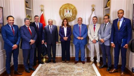 البيئة توقع بروتوكول تعاون مع غرفة سياحة الغوص لحماية البيئة البحرية