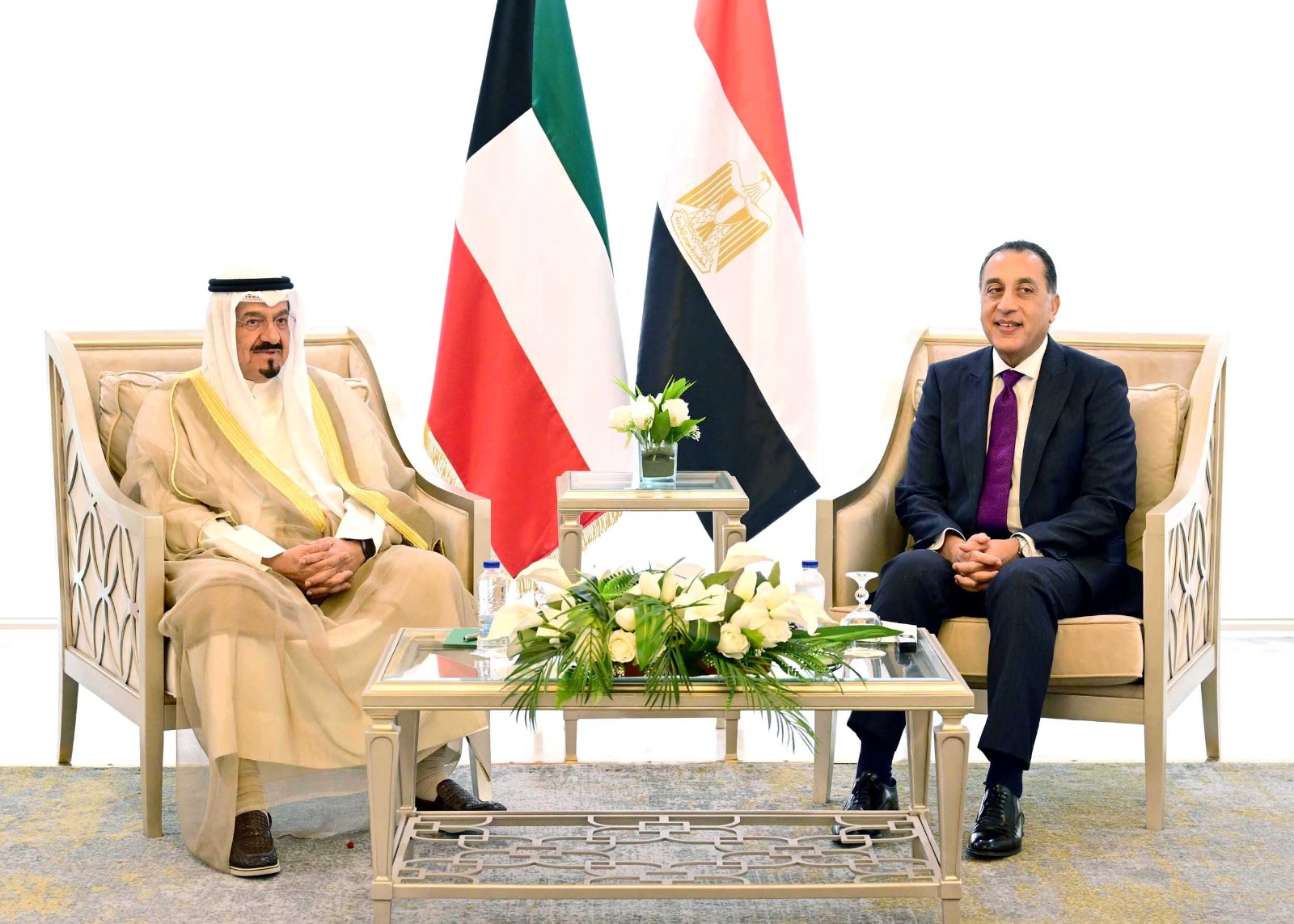 رئيسا وزراء مصر والكويت يعقدان جلسة مباحثات لبحث القضايا المشتركة بين البلدين.. صور