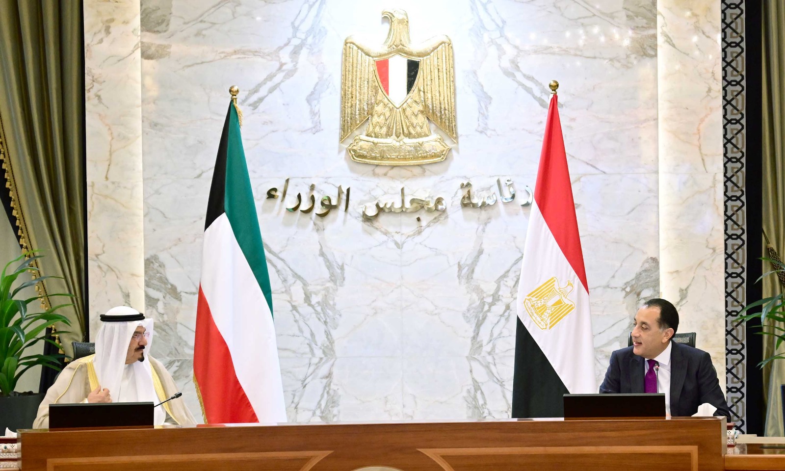 رئيسا وزراء مصر والكويت يعقدان جلسة مباحثات لبحث القضايا المشتركة بين البلدين.. صور