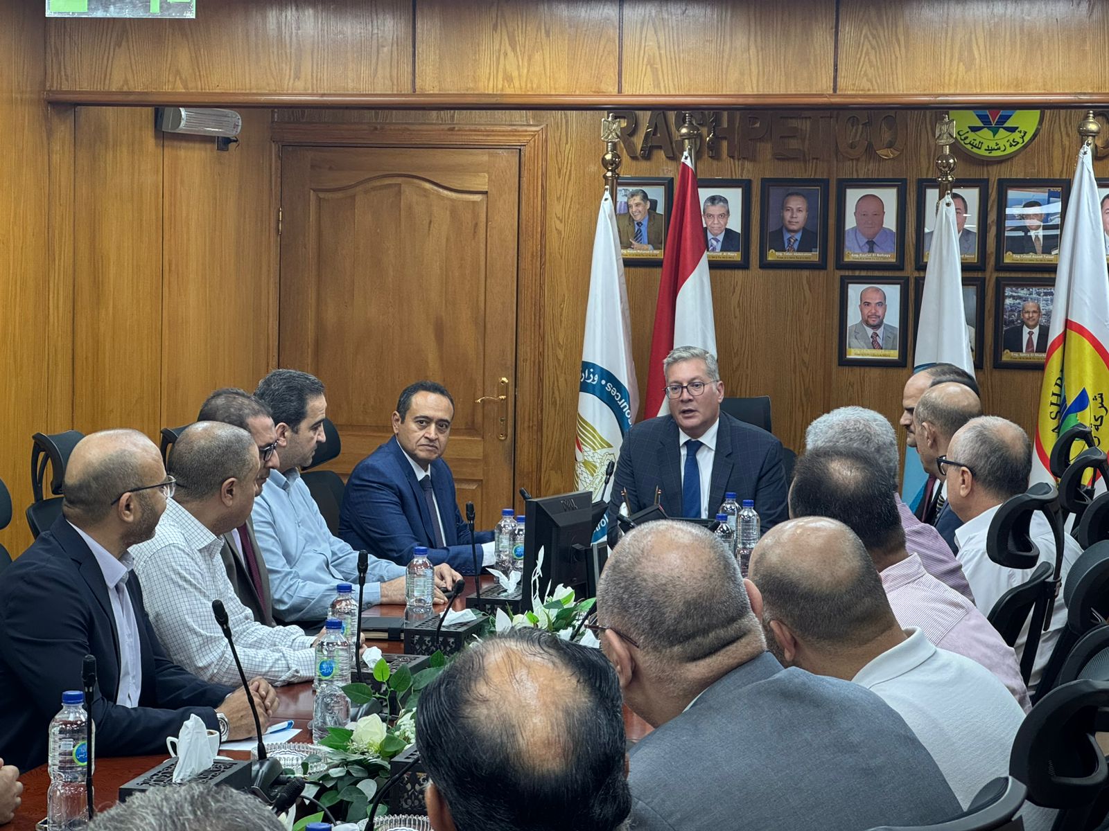 كريم بدوى في زيارة مفاجئة لشركة رشيد للبترول