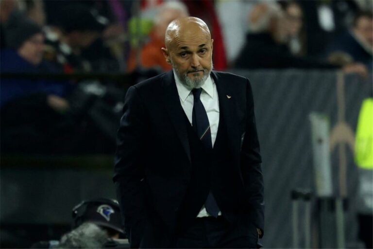 قبل انتقاله لتدريب يوفنتوس.. سباليتي يكافئ محمد صلاح قبل انتقاله لتدريب يوفنتوس.. سباليتي يكافئ محمد صلاح