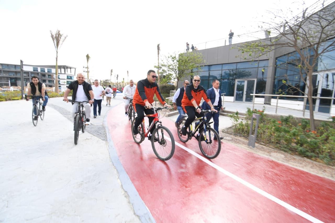 وزيرا "الإسكان" و"الشباب والرياضة" يفتتحان نادي النادي بالعاصمة الإدارية الجديدة