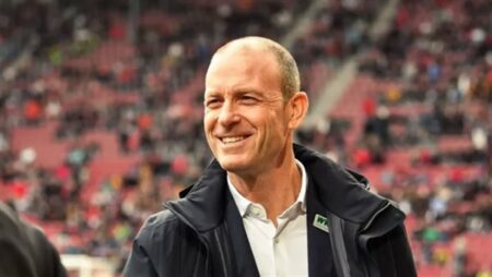 الأهلي يقترب من التعاقد مع جيث ثورب مديرًا فنيًا للفريق الأول