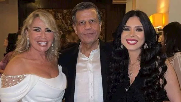 أول تصريح من زوج إيناس الدغيدي بعد عقد القران: "أنا من أشد المعجبين بجرأتها" أول تصريح من زوج إيناس الدغيدي بعد عقد القران: "أنا من أشد المعجبين بجرأتها"