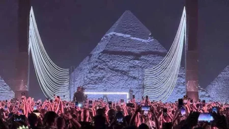 بعد إثارته الجدل.. 25 صورة وتفاصيل ما حدث بحفل Anyma في الأهرامات