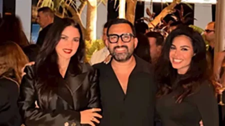 نجلاء بدر تحتفل بعيد ميلادها الـ51 وسط نجوم الفن (صور)