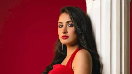 تسنيم مطر تخطف الأنظار بـ "الأحمر الناري"- سر اللوك