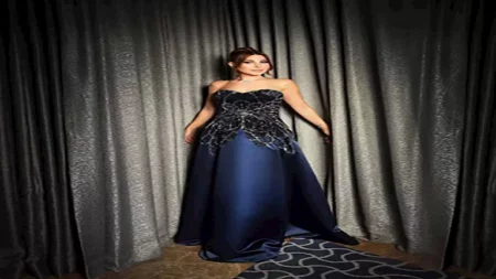 الأزرق يليق بها.. 7 صور ومعلومات عن إطلالة يارا الأزرق يليق بها.. 7 صور ومعلومات عن إطلالة يارا