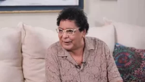 محمد منير يتعرض لأزمة صحية ويعلن تأجيل حفله في دبي