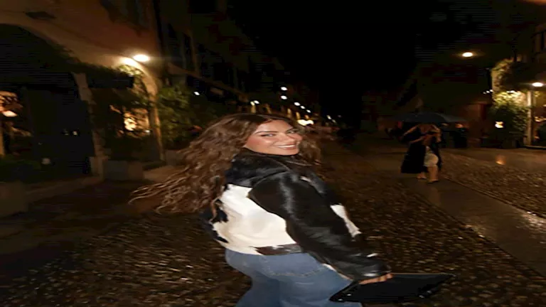 "جاكيت بصيحة الفرو".. صبا مبارك بإطلالة جذابة "جاكيت بصيحة الفرو".. صبا مبارك بإطلالة جذابة