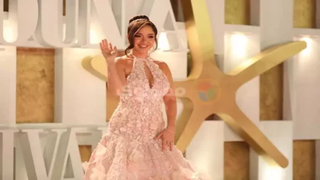 رنا رئيس تخطف الأنظار بإطلالة ساحرة على "ريد كاربت" ختام مهرجان الجونة.. صور