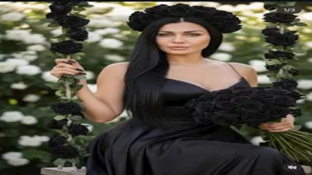 نادين الراسي تتألق باللون الأسود في أحدث ظهور