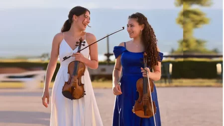 "من أهم الأحداث الثقافية في التاريخ".. أحمد أبو زهرة يعلن مشاركة ابنتيه في حدث هام