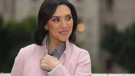 مي فاروق بإطلالة جذابة.. كيف نسقت اللوك؟