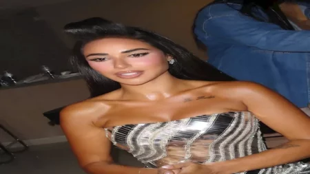 فستان قصير وجريء.. أية سماحة بإطلالة جريئة