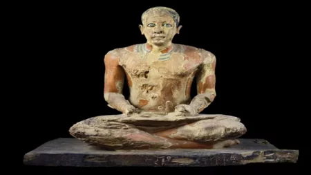 باحث مصري يكشف بالأدلة: من الذي سرق 700 ألف سنة من تاريخ مصر؟