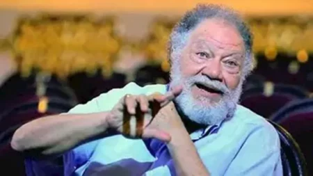 يحيى الفخراني: "اشتغلت مع مخرجين لا أحبهم وأعبر عن أفكاري السياسية بالفن"