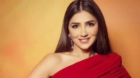 "كتاكيت".. مي عمر تنشر صورة رومانسية مع زوجها محمد سامي