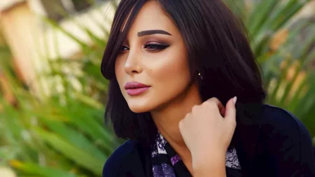 بسمة بوسيل بإطلالة جريئة.. لماذا اختارت صيحة "الأوف شولدر"