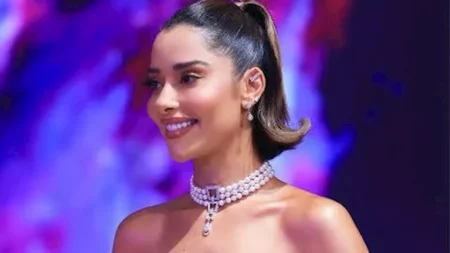 بلقيس فتحي تتألق بالأحمر.. سر الإطلالة بلقيس فتحي تتألق بالأحمر.. سر الإطلالة