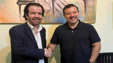 موسيقار وملحن "كمل كلامك" لعمرو دياب يتعاون مع ريتشارد الحاج موسيقار وملحن "كمل كلامك" لعمرو دياب يتعاون مع ريتشارد الحاج